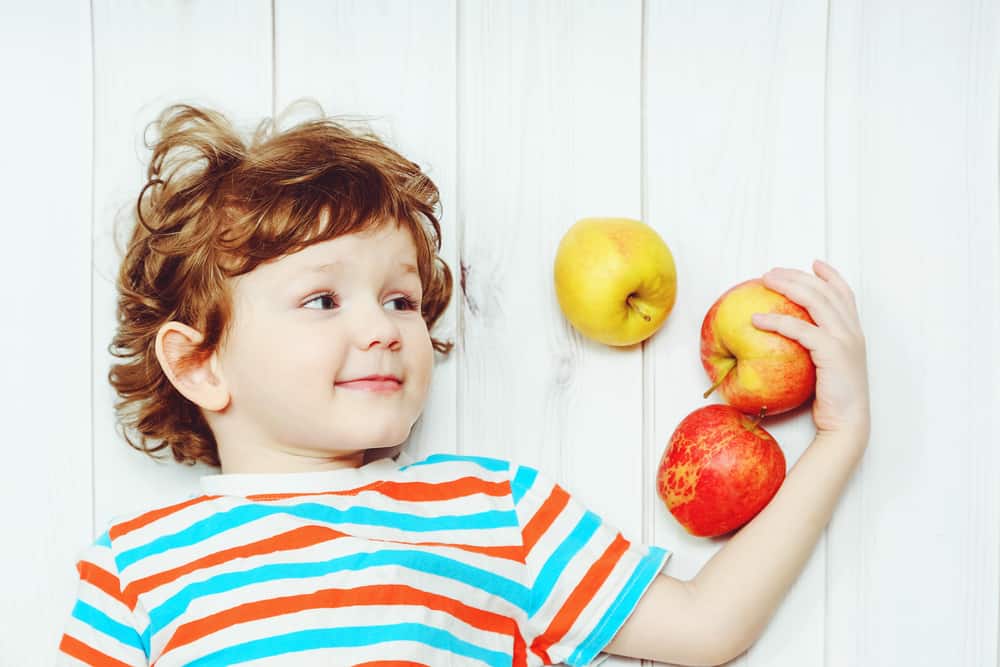 Trẻ bị tiểu đường nên ăn táo cay, táo