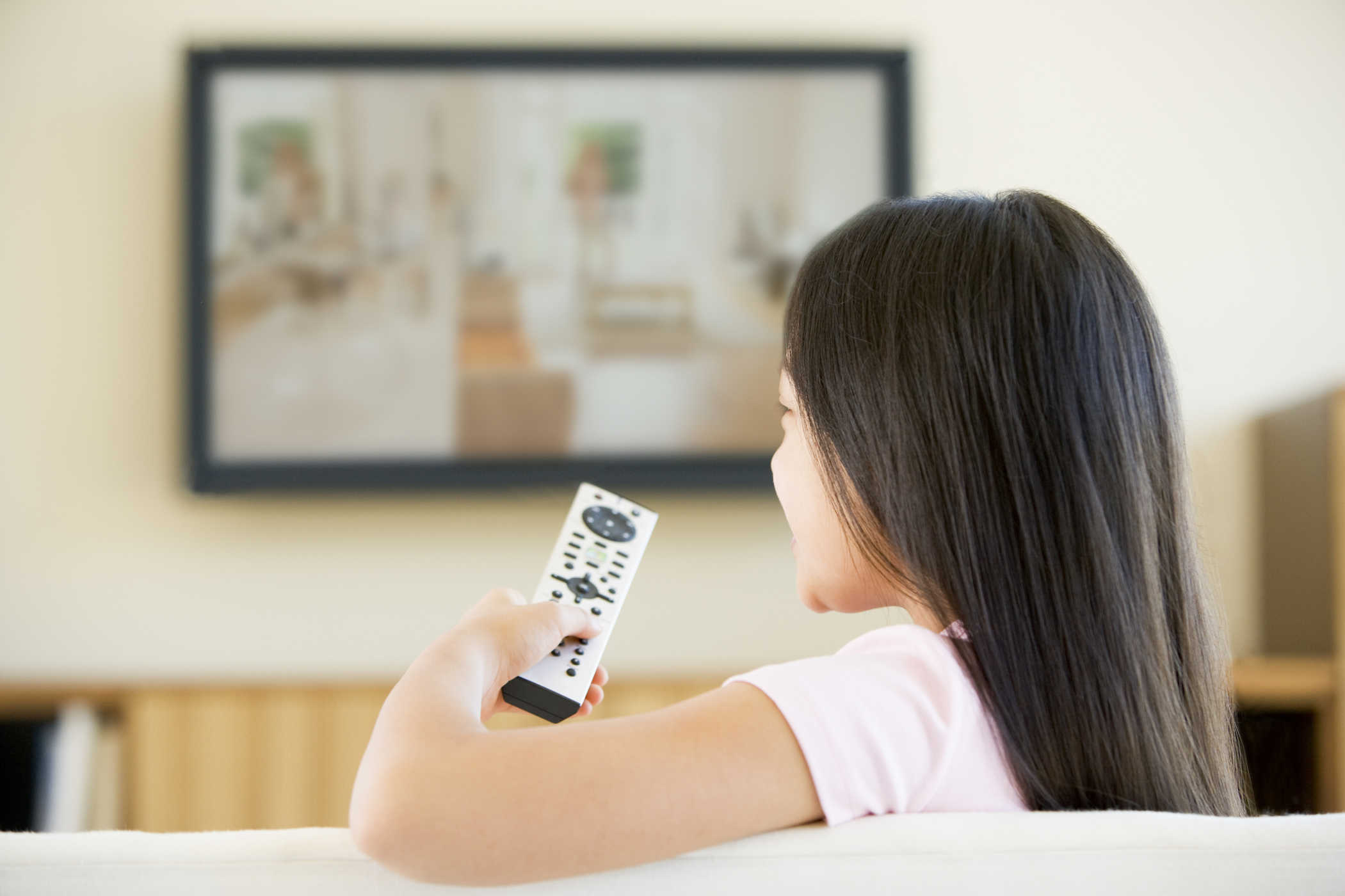 7 cách giúp trẻ từ bỏ thói quen xem tivi