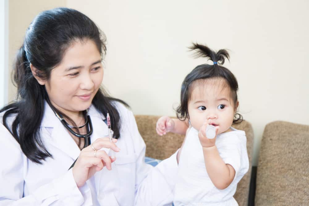Chi tiết lịch tiêm vắc xin 6 trong 1 cho trẻ sơ sinh